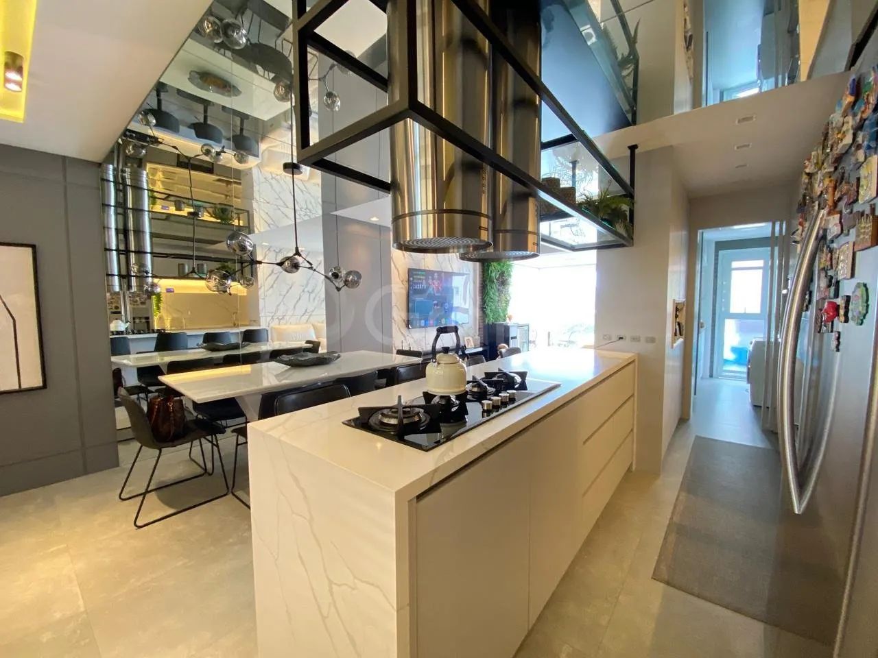 Apartamento de 104m² com 2 suítes na Agronômica
