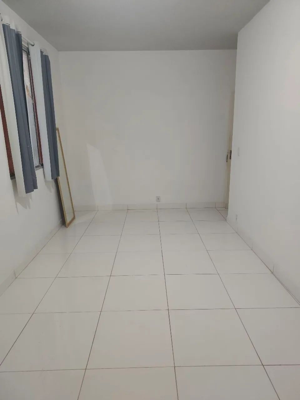 QUARTO EM APARTAMENTO NA PITUBA