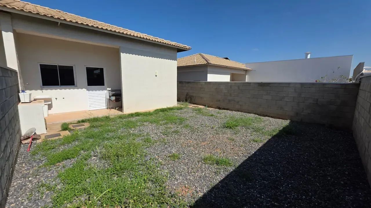 Casa 2/4 sendo 1 suíte Origem do Sol Locação