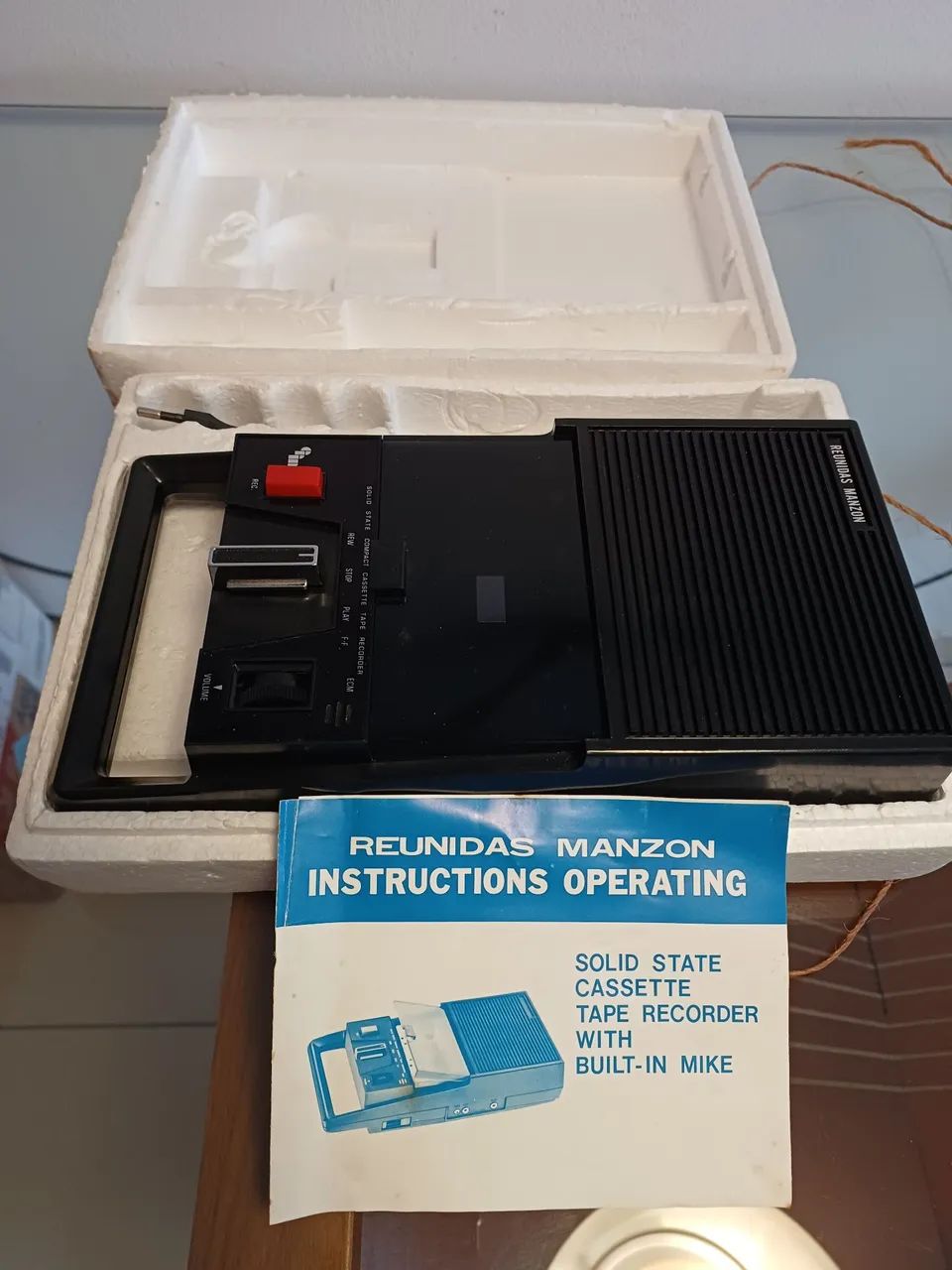 Gravador de fita antigo retrô454806723573196801