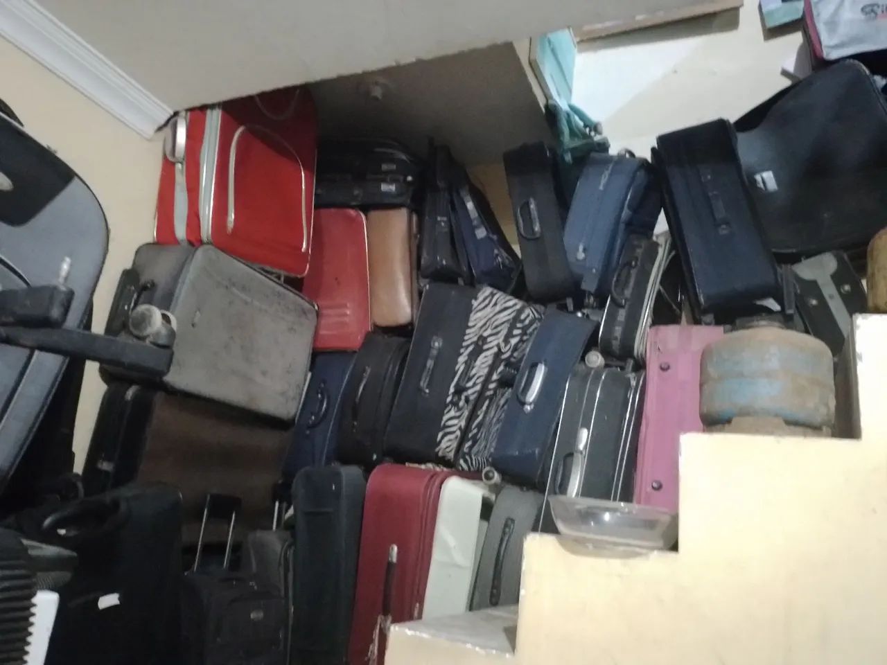 Malas usadas  com pequenas alvarias  50$ qualquer  tamanho.  - Foto 2