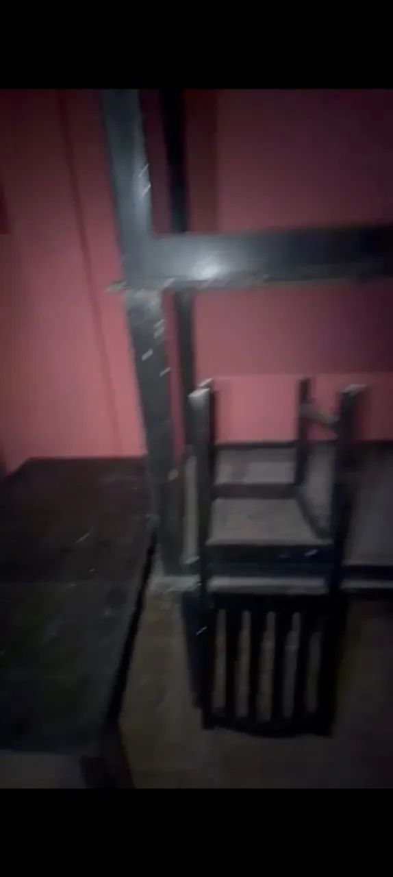 Mesas e várias cadeiras  - Foto 2