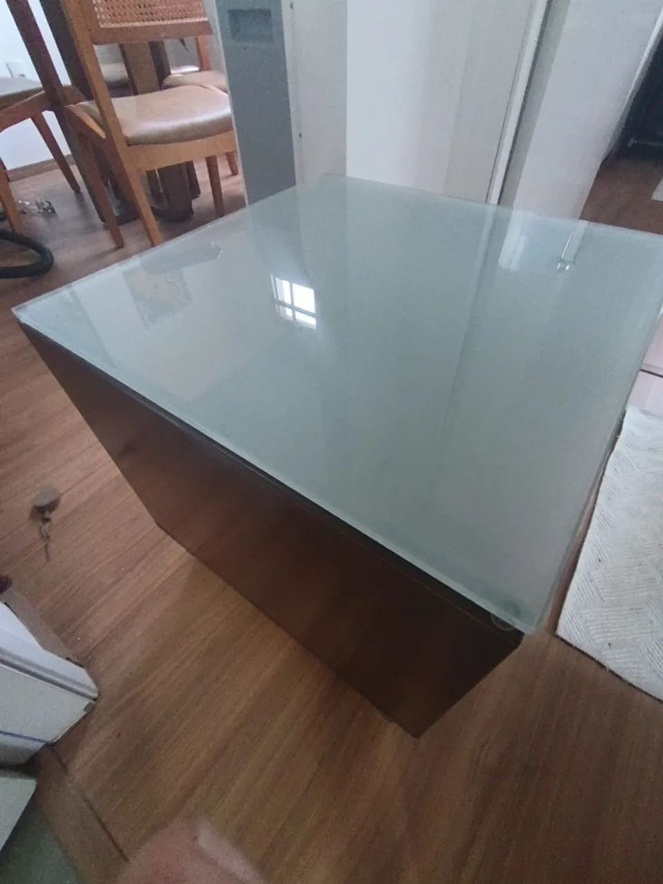 MESA DE CANTO COM VIDRO E RODINHAS  TOK STOK - Foto 5