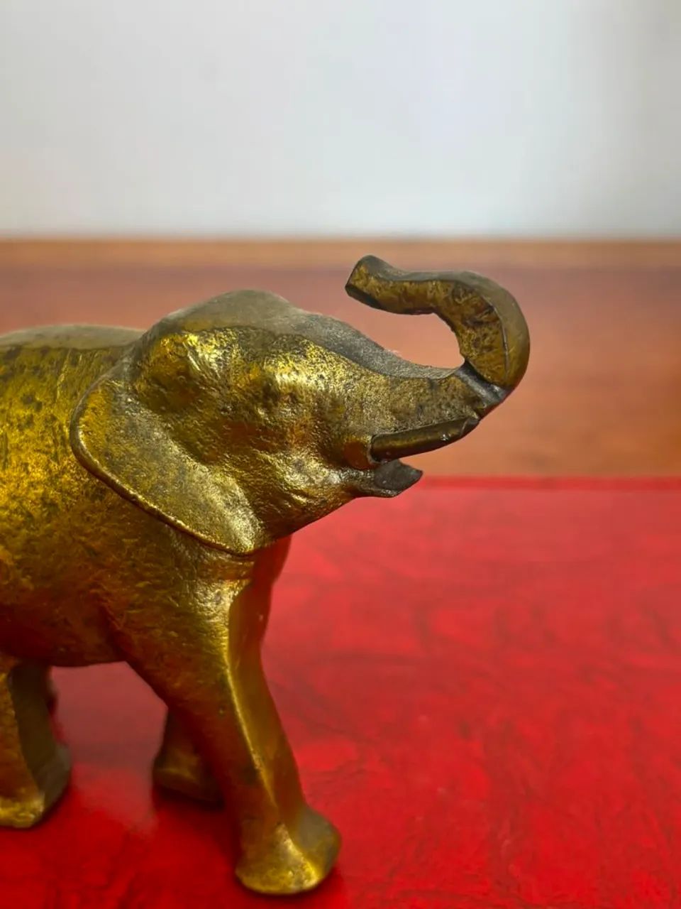Antigo e lindo elefante, em bronze - 10,5cm de comprimento - Foto 3