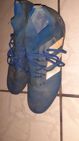 Chuteira Adidas