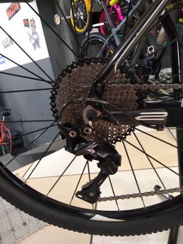 Bicicleta aro 29 Caloi,kit XT suspensão vc a ar - Foto 4
