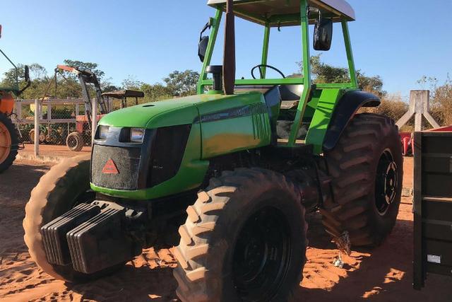 Trator Agrale Bx 6150 4x4 ano 2003