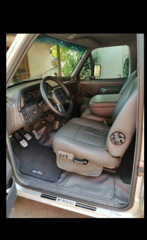 F1000 estendida p/6 pessoas diesel com ar, vidro trava alarme direção hidráulica. - Foto 2
