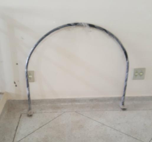 Arara Provador de Roupa Nunca Usado - Foto 2