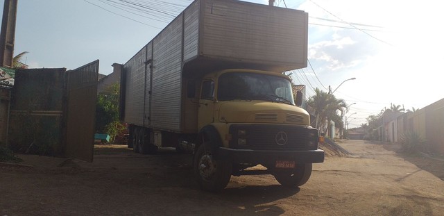 CAMINHÃO MERCEDES BENS