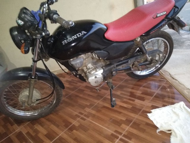 VENDO MOTO HONDA