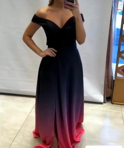 Vestido longo com fenda
