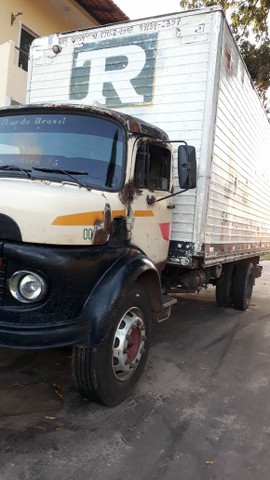 VENDE-SE OU TROCA-SE CAMINHÃO