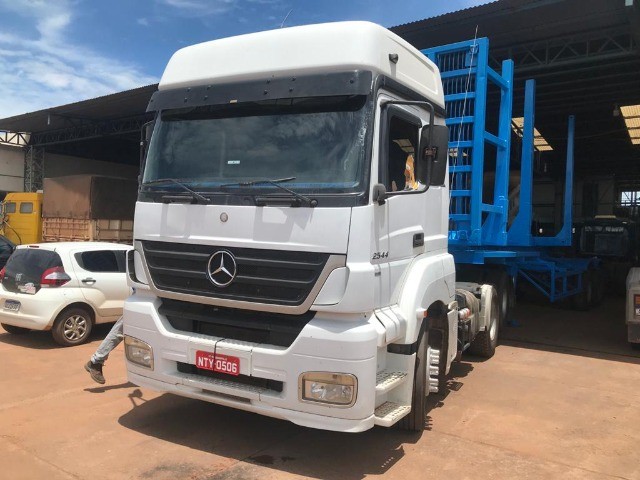 VENDO MERCEDES 2544 S 2010/2011