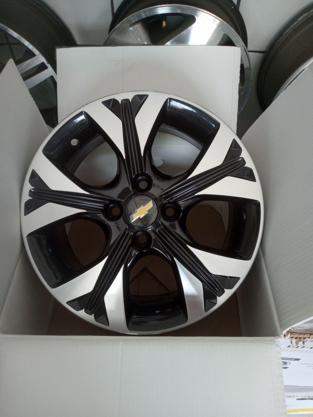 Rodas Novas aro 15 KRMAI Modelo Onix Premier 