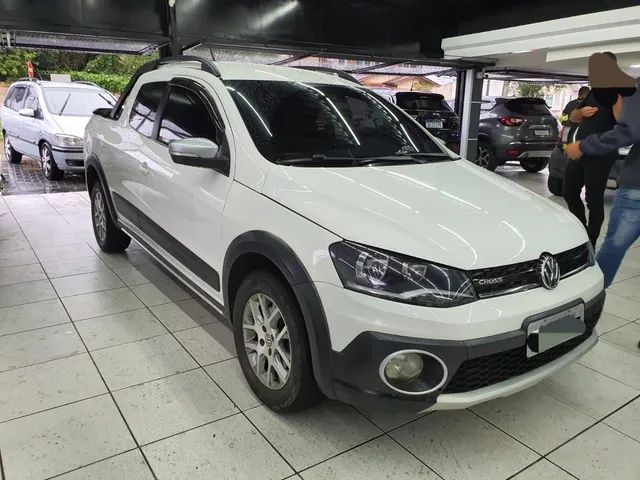 Volkswagen Saveiro 1.6 Cross Cd em Curitiba