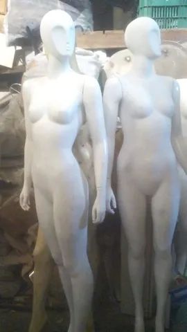 Manequim feminino poli