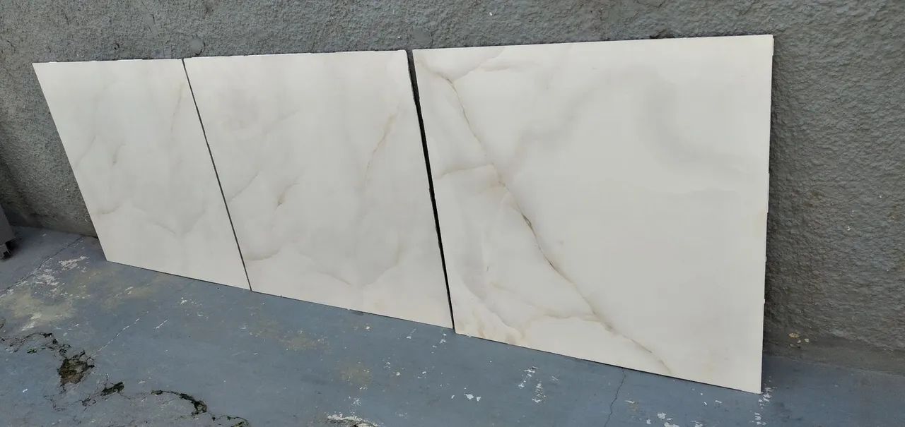 Porcelanato 90 x 90 aproximadamente uns 30m2. - Foto 3