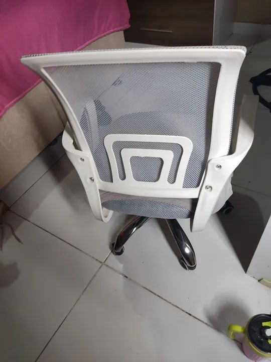 Cadeira de Escritório Giratória com Rodinhas - Foto 5