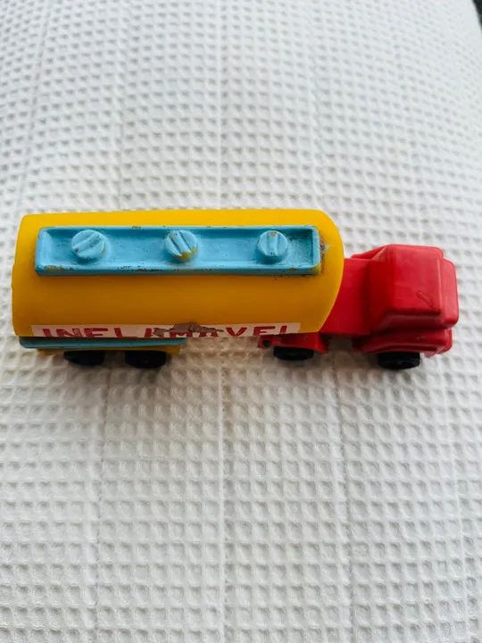 Caminhão de Brinquedo - Inflamavel - Foto 2