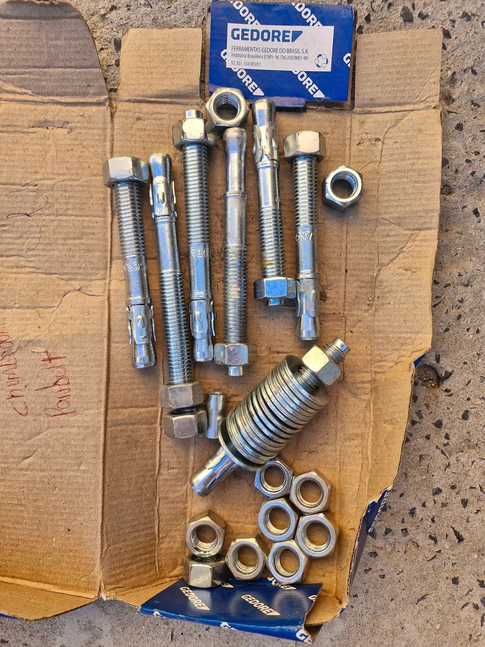 Chumbador parabolt 5/8 (7 unidades com 17 porca e 16 arruela