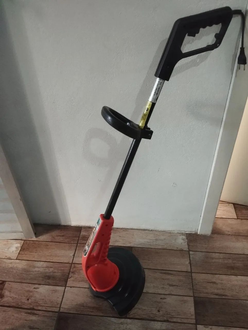 Aparador/roçadeira elétrica Tramontina 1000w