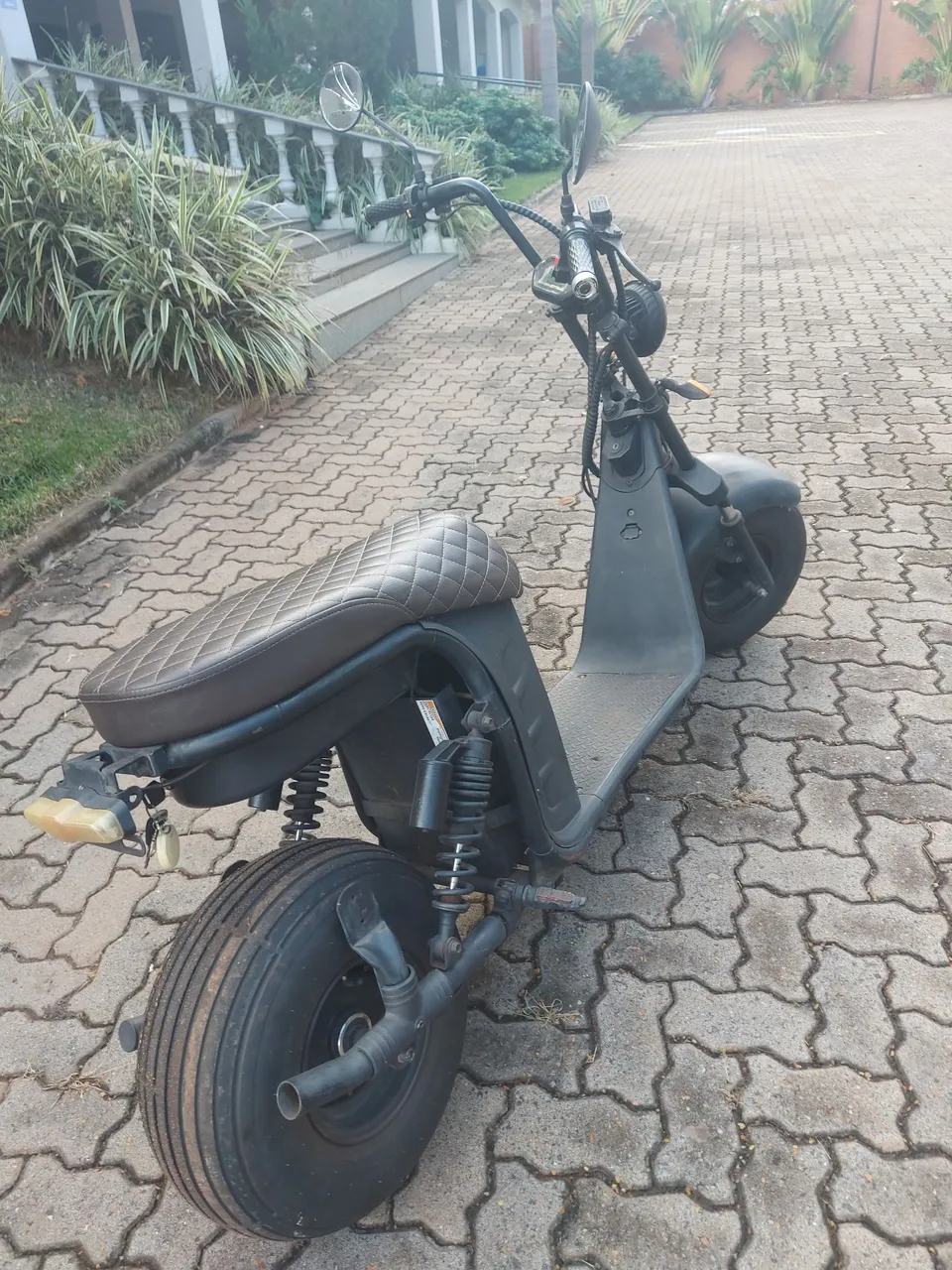 Scooter Elétrica - Estilo e Diversão!