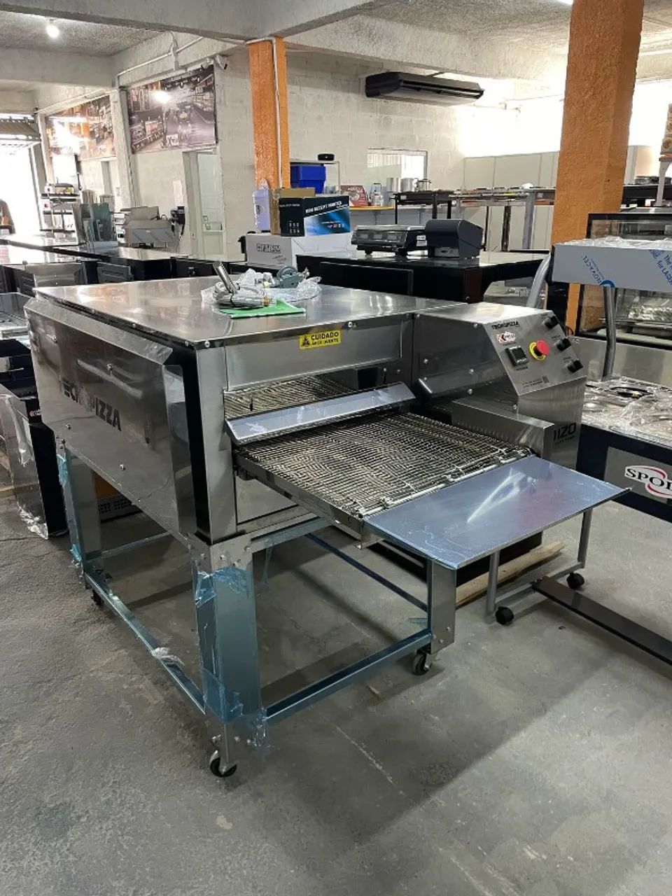 Forno esteira a gás para pizza e esfirra 50-120