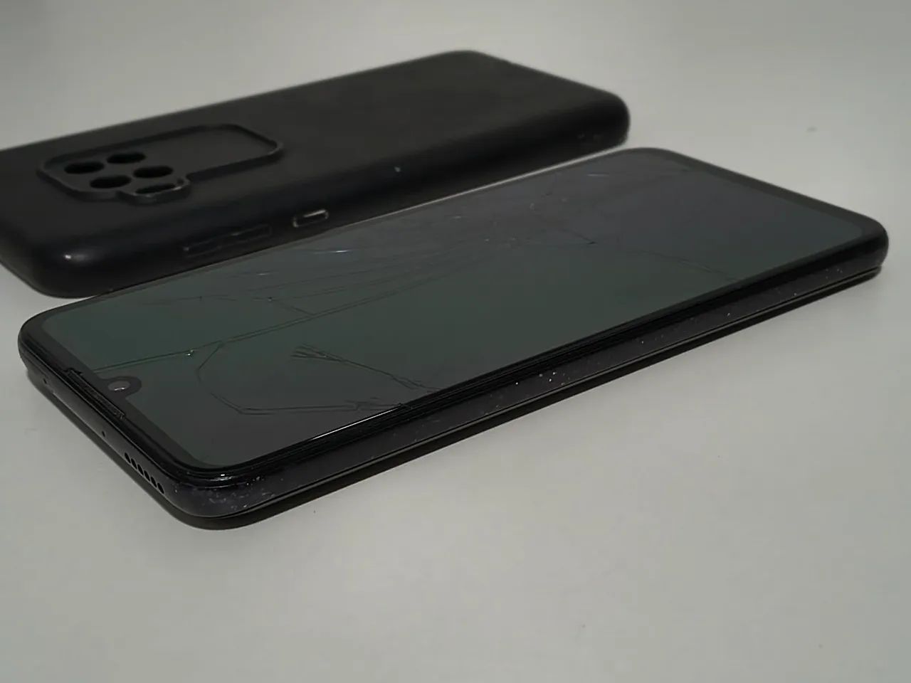 Motorola One Zoom - tela trincada - Foto 6