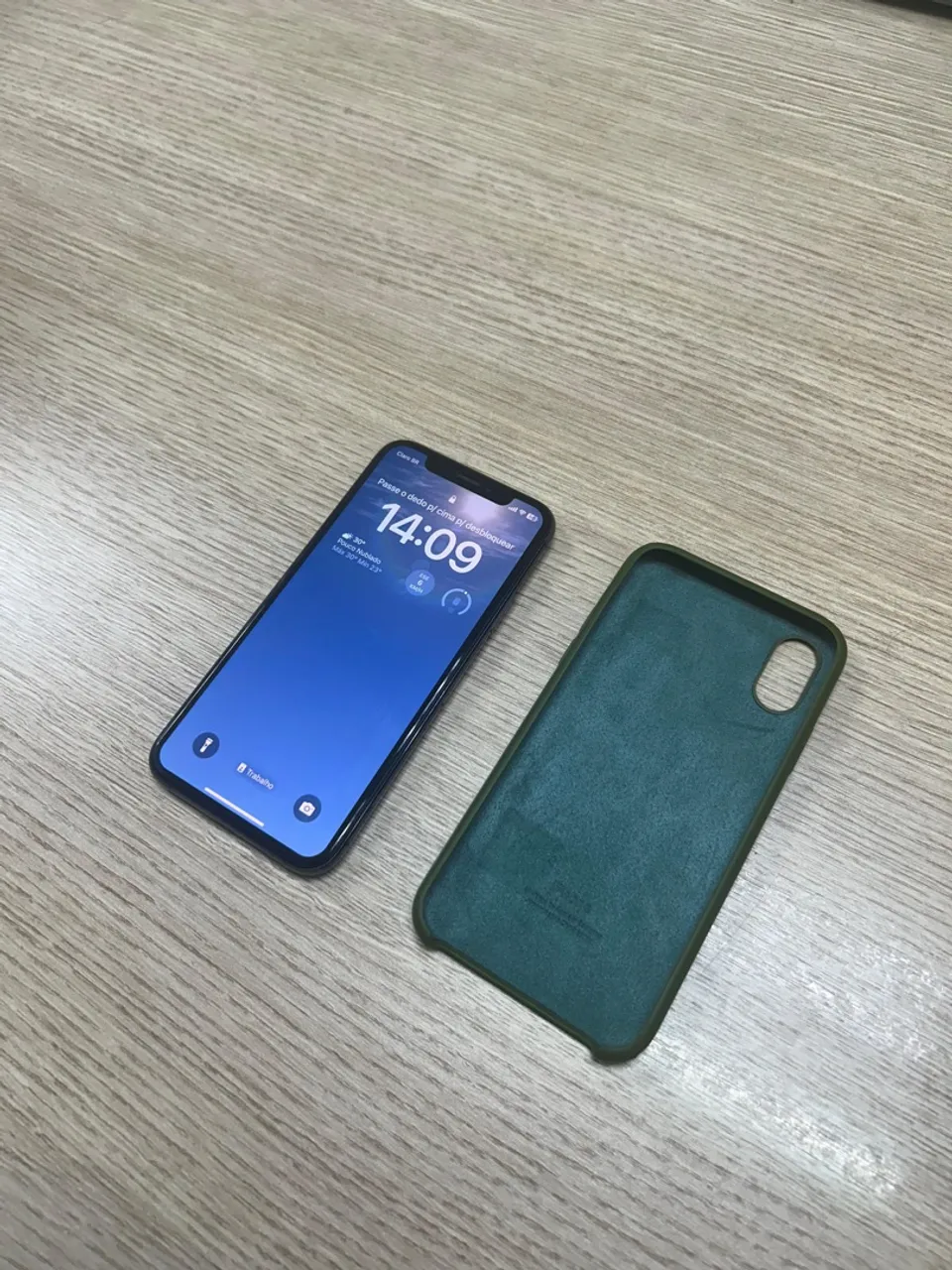 iPhone Xs usado em bom estado