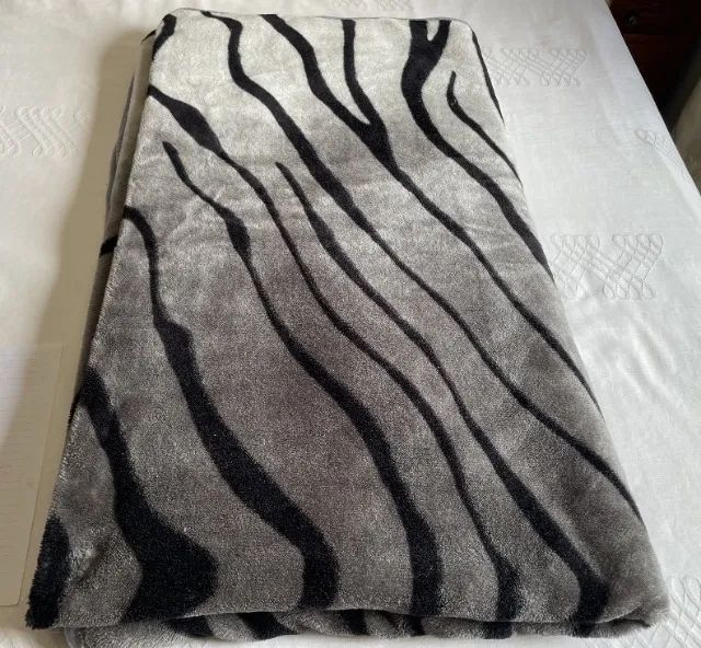 COBERTOR RASCHEL SUPER  SOFT  ANTIALERGICO CINZA E PRETO - Foto 5