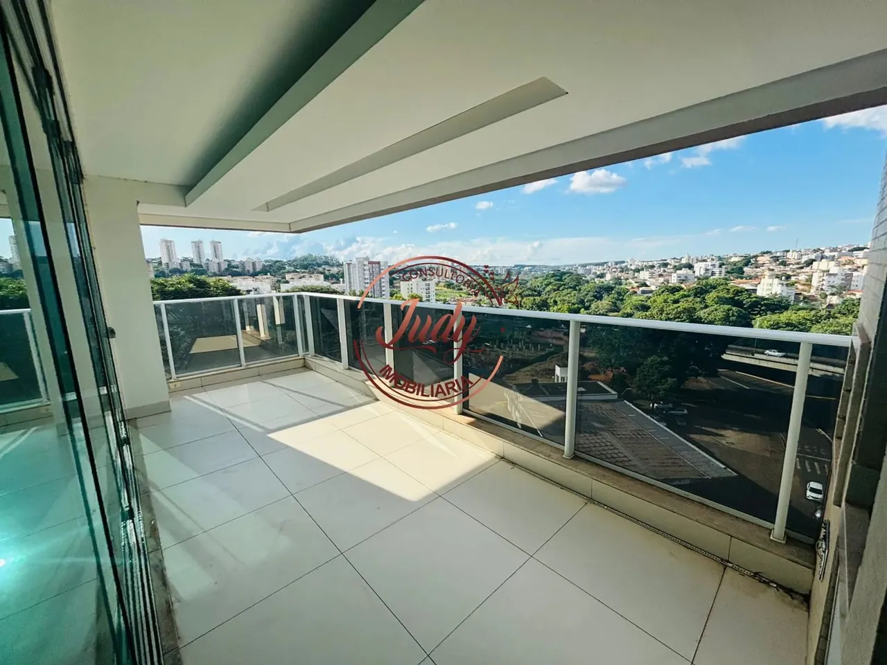 Apartamento de Oportunidade no Quinta do Praia - Uberlândia - MG