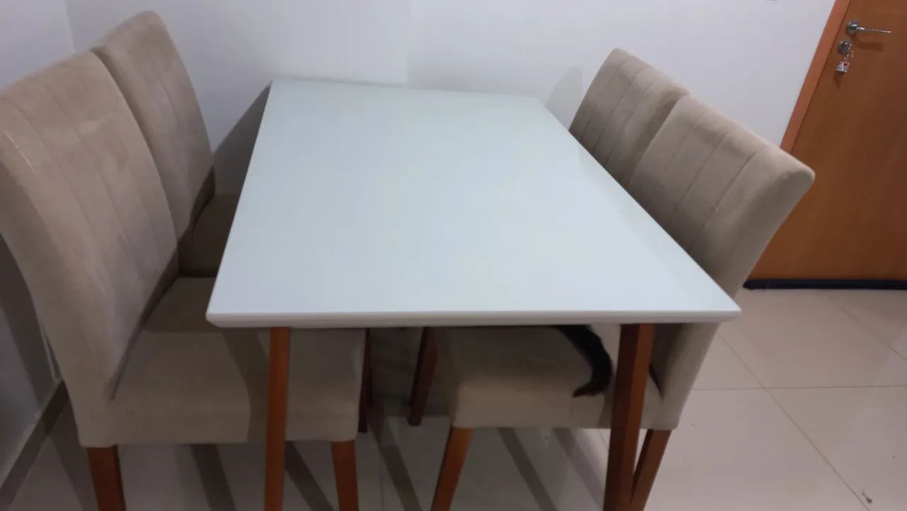 Mesa de Jantar offwhite 4 Cadeiras (Atlantida Móveis)