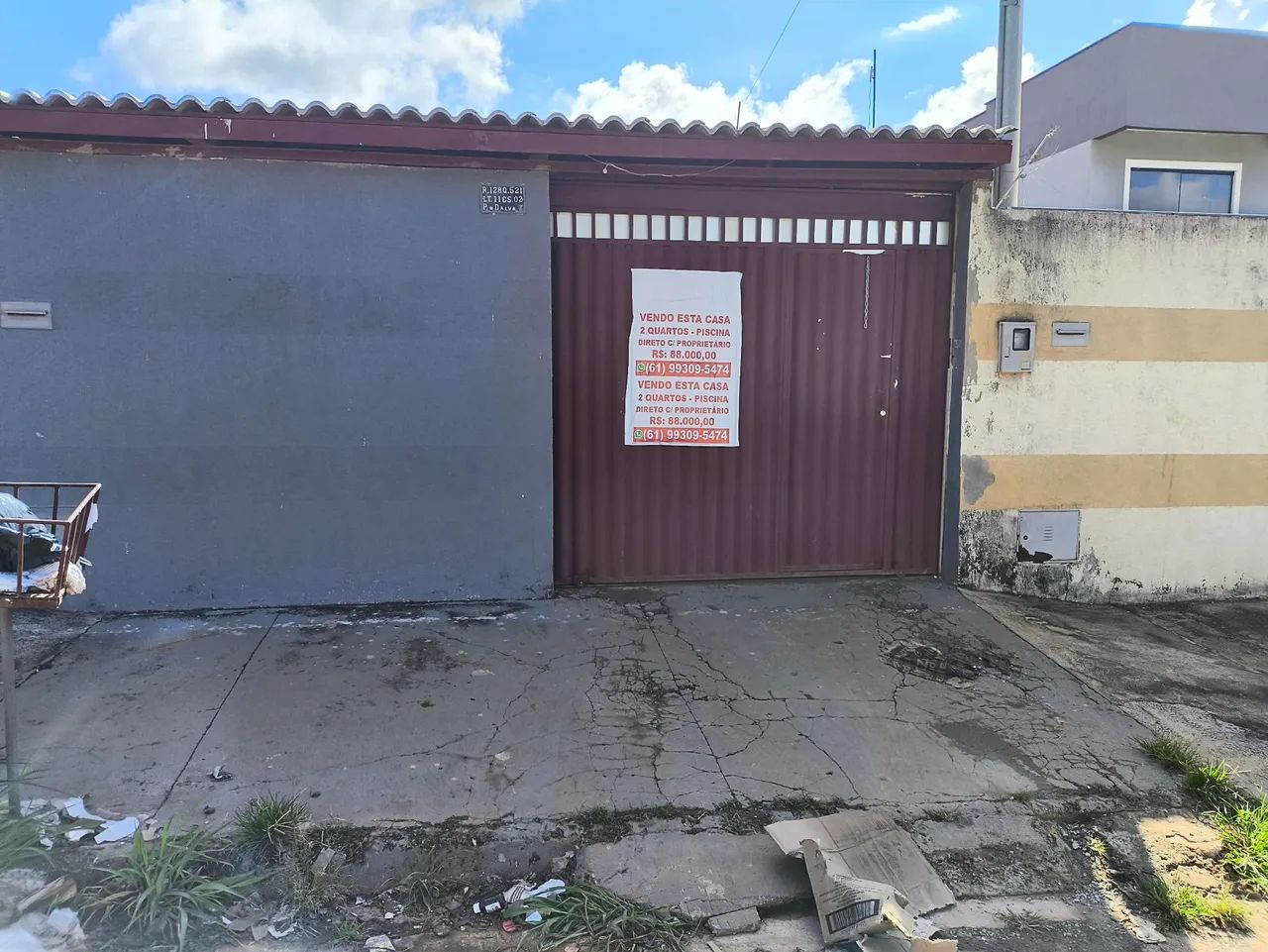 VENDO CASA JARDIM INGÁ R$ 88.000, PRESTAÇÃO 560,00, COM PISCINA. WHATSAPP *.