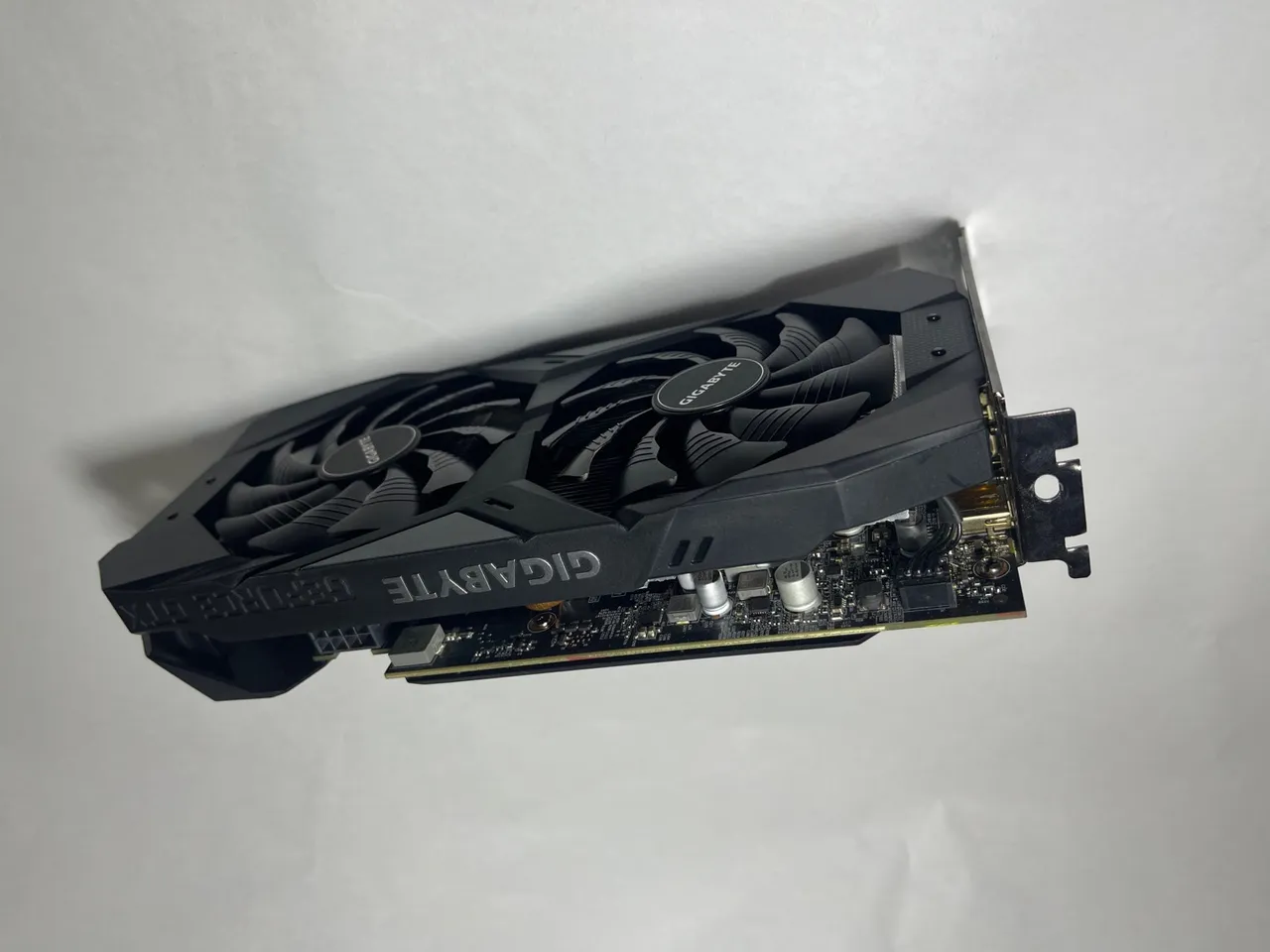 Placa de Vídeo Gigabyte GeForce GTX