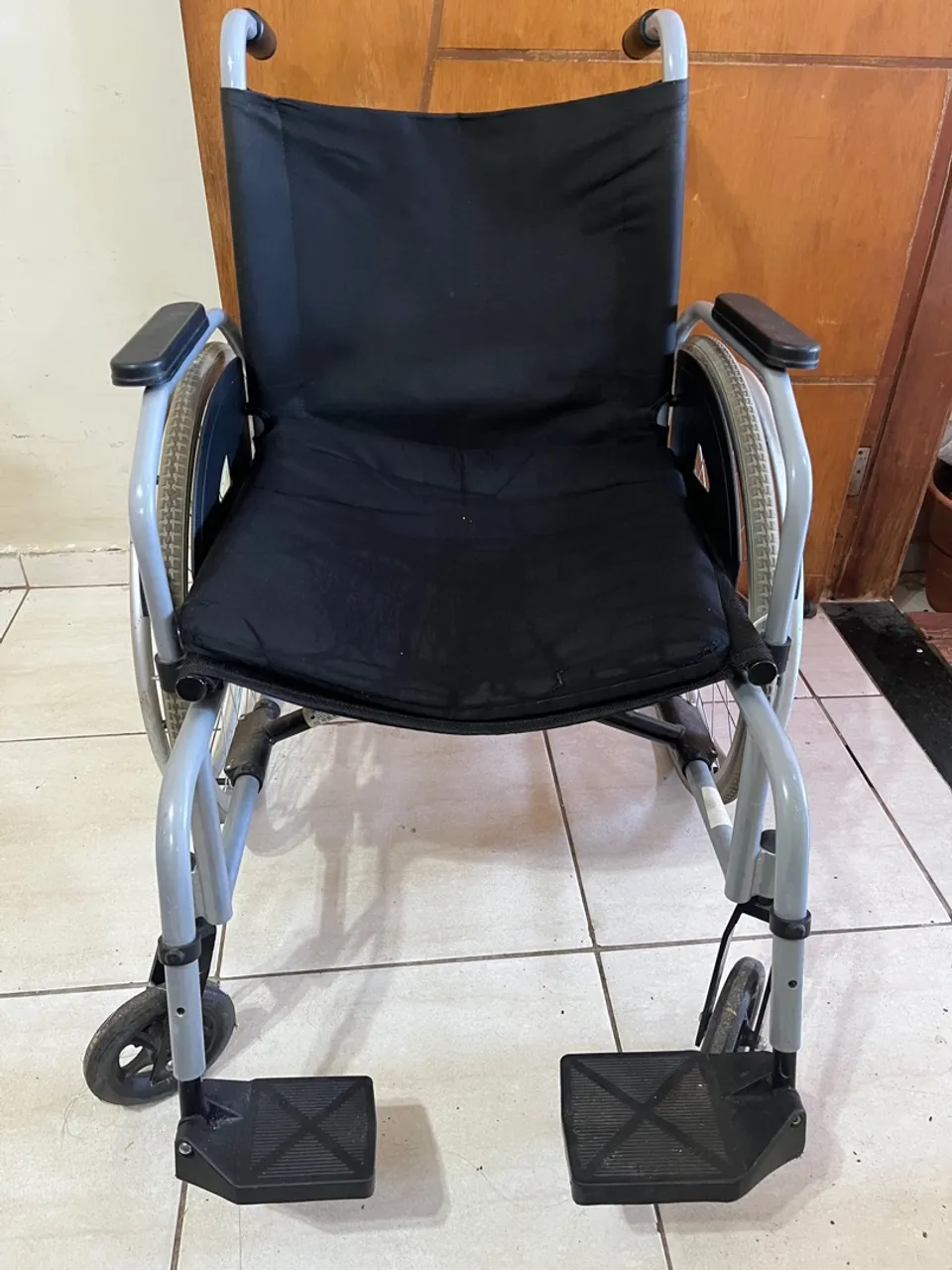 Cadeira de Rodas grande