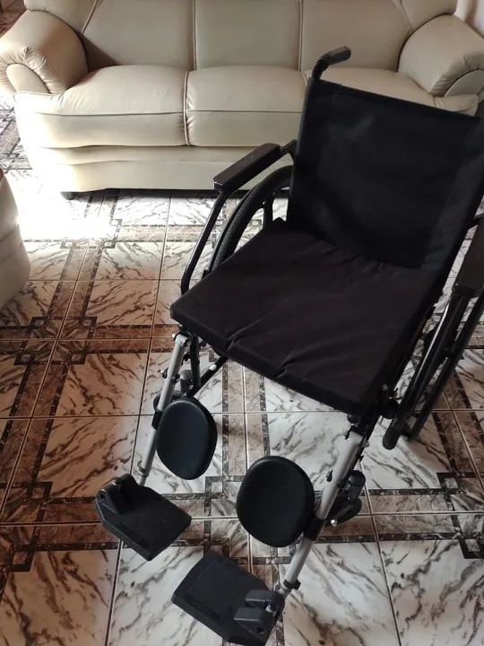 Cadeira de Rodas - Nova 