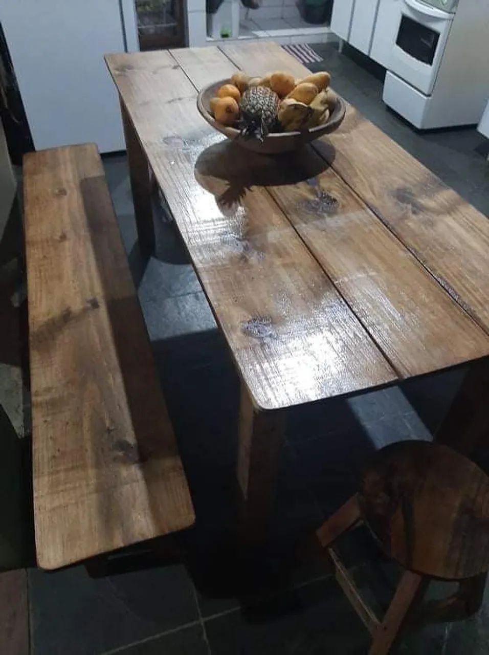 Mesa com banco de madeira - Foto 4