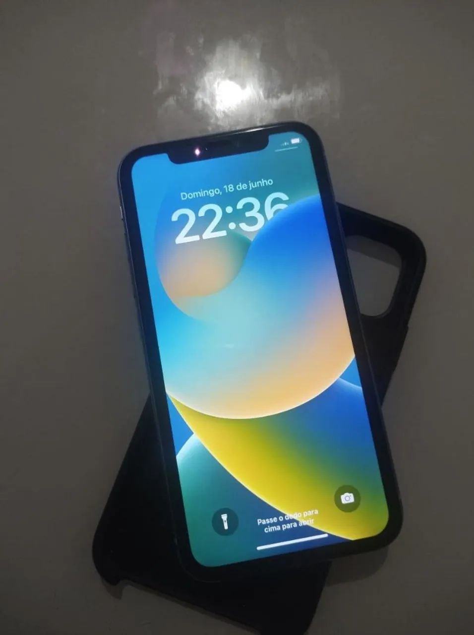 iPhone 11 bem conservado 64 GB bateria 100% face ID ok - Celulares