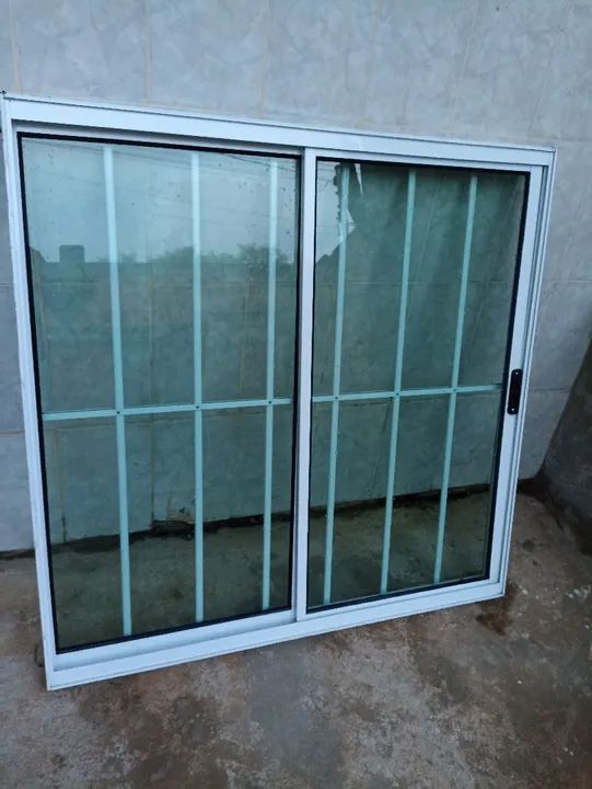 Janela pequena usada  - Foto 2