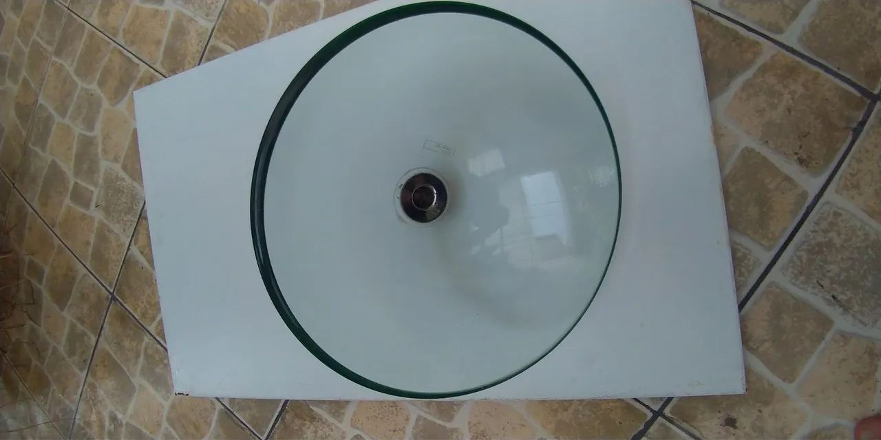 Pia de vidro com ralo