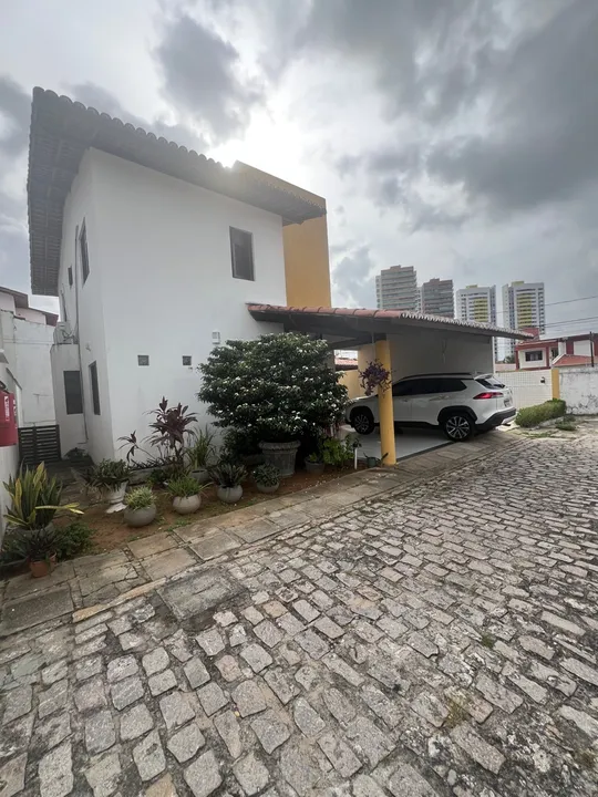 OPORTUNIDADE ÚNICA DE INVESTIMENTO DE CASA EM CONDOMÍNIO EXCLUSIVO