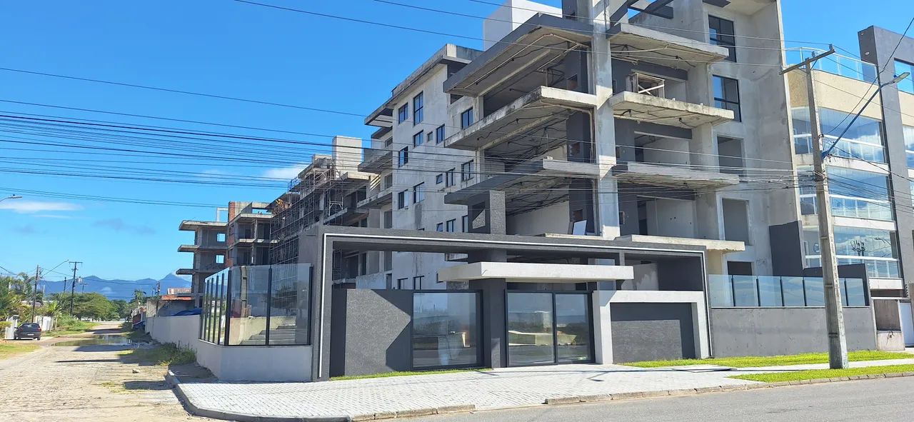 COBERTURA EM MATINHOS - NOVAS - DE FRENTE PARA O MAR