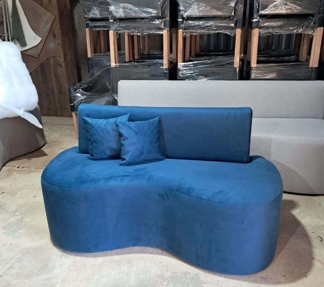 Sofá com 1.50m nos tecido boucler, factor linho ou suede  - Foto 3