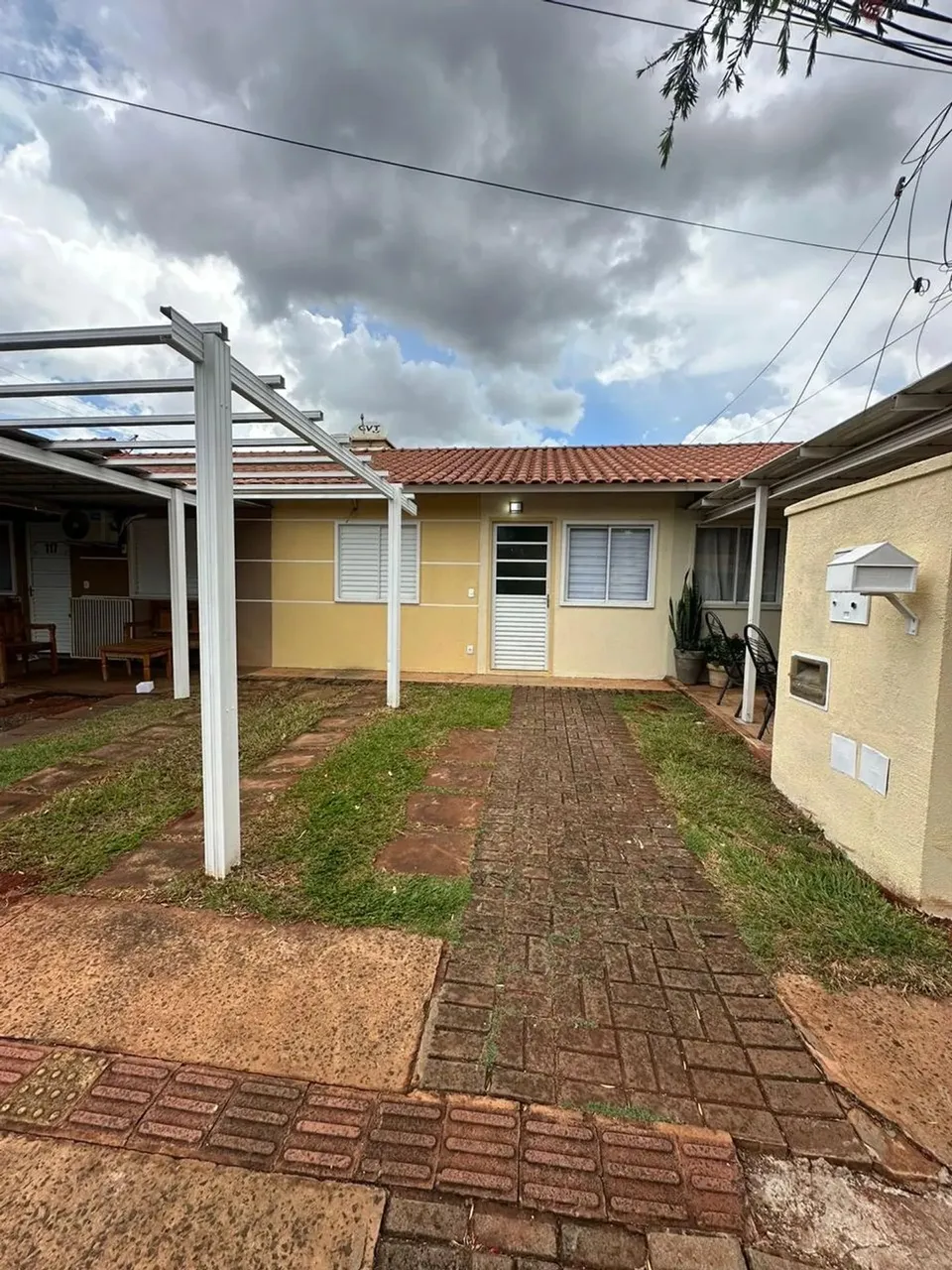 Imóvel para aluguel com 45 metros quadrados com 2 quartos em Jardim Parati - Campo Grande
