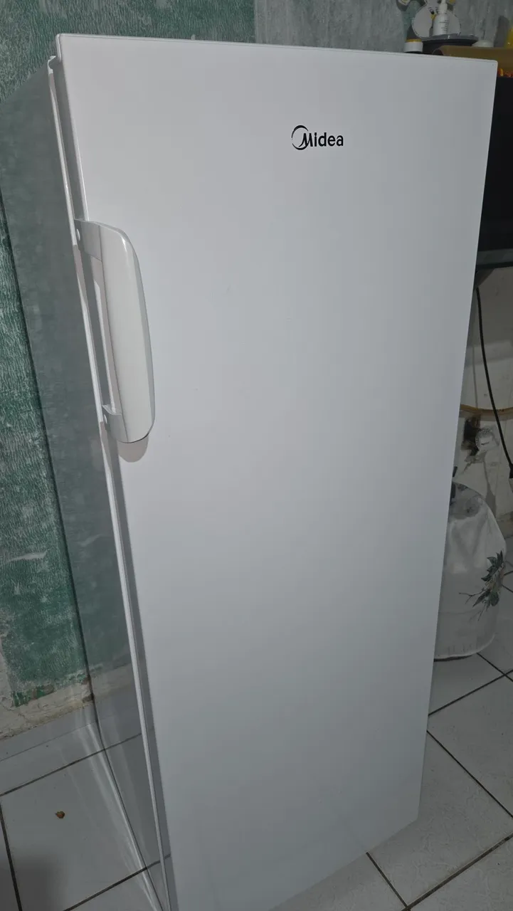 Freezer Vertical Midea 196Litros