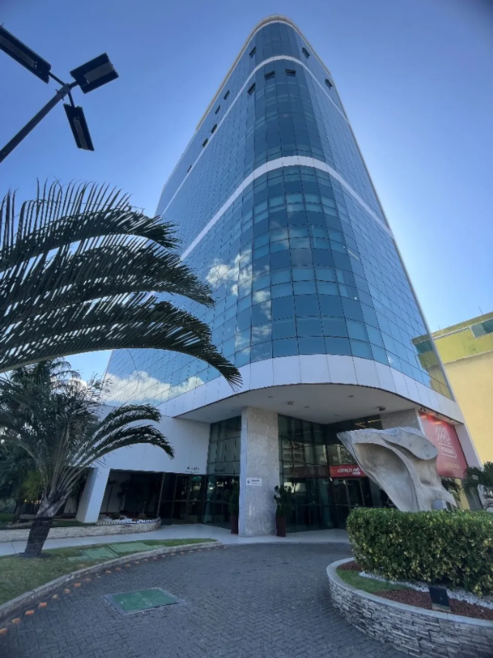 Sala comercial sofisticada no ITC (18º andar) | 34m² para Inspirar Confiança e Valor