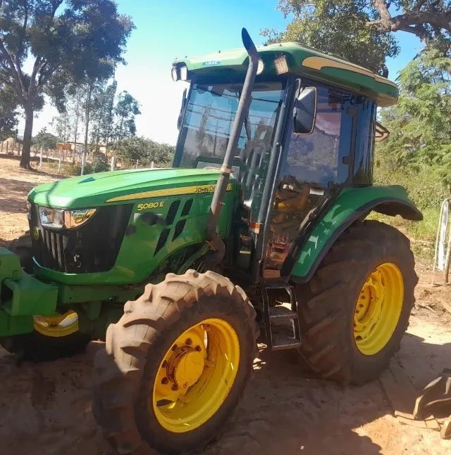 Trator John  Deere  2022 