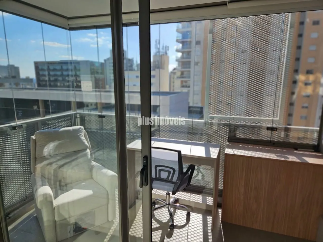 PINHEIROS - MOBILIADO - 1° LOCAÇÃO - R$4.200,00
