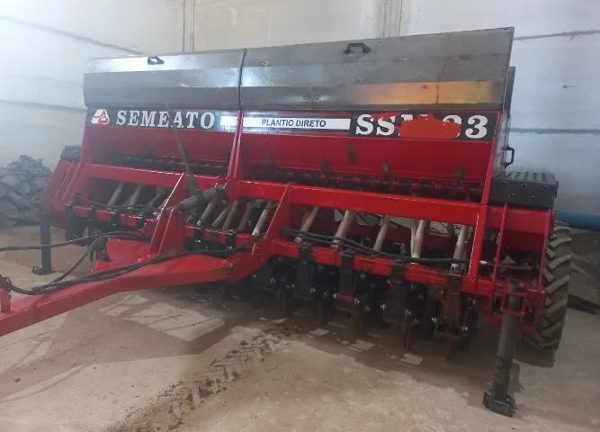 Plantadeira Semeato SSM23